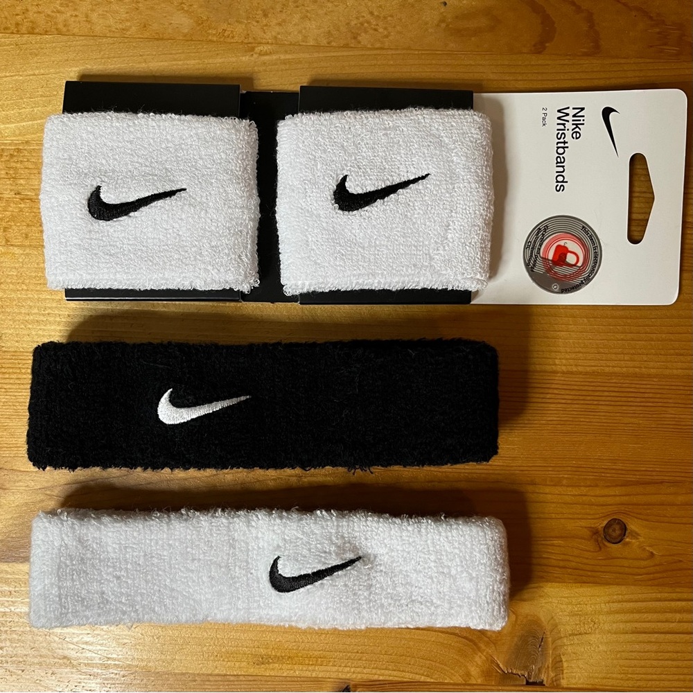 Nike White Wristbands 2-Pack & 2 Headbands (Black & White), Bundle. One size.